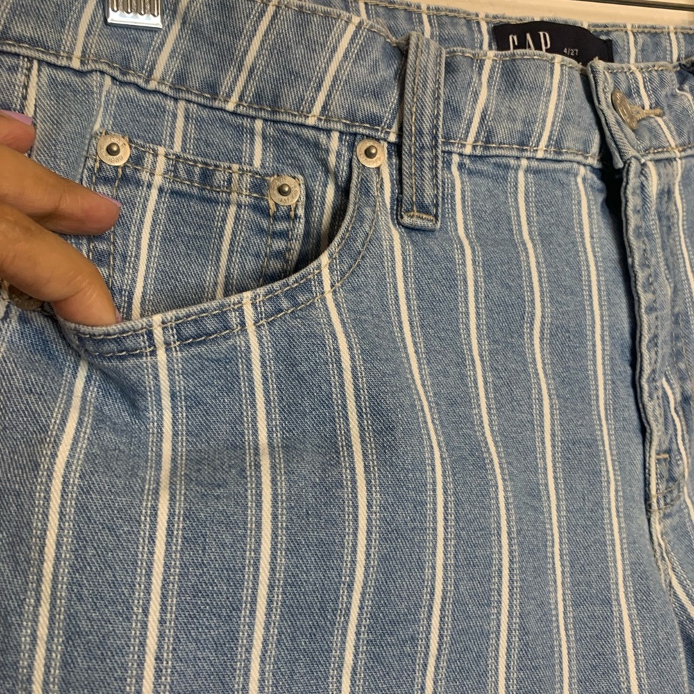 GAP Shorts Womens 4/27  Blue White Striped 5" Short Low Rise Preppy Academia - Picture 4 of 13